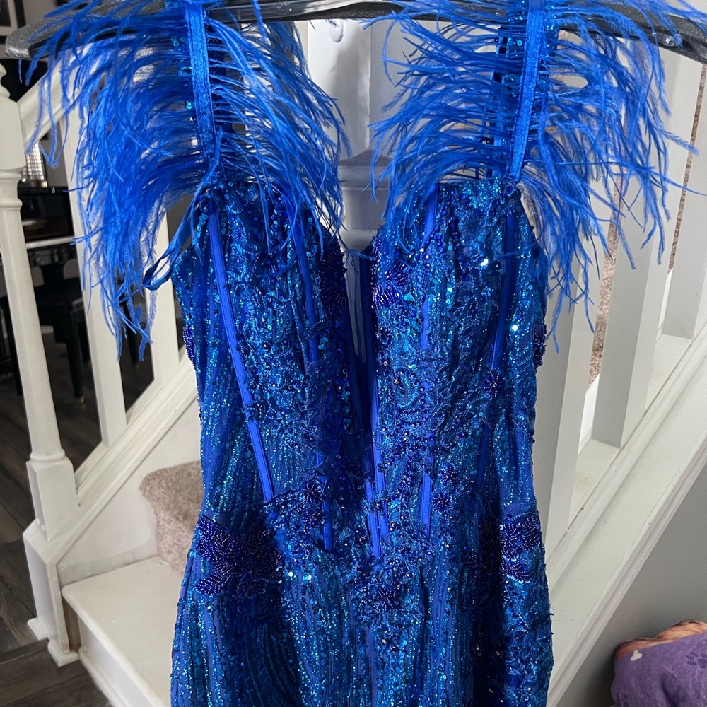 Portia and Scarlet size 2 cobalt homecoming gown